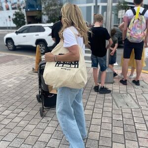 Meet your Posher, Mona-lee